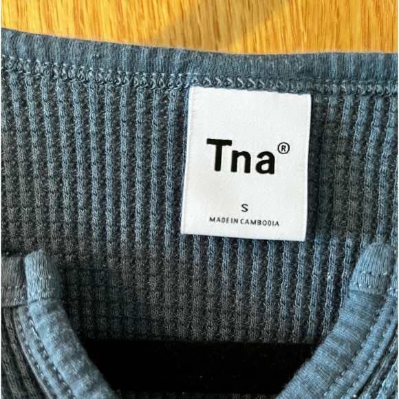 TNA Waffle Notch T-Shirt - Picture 4 of 5